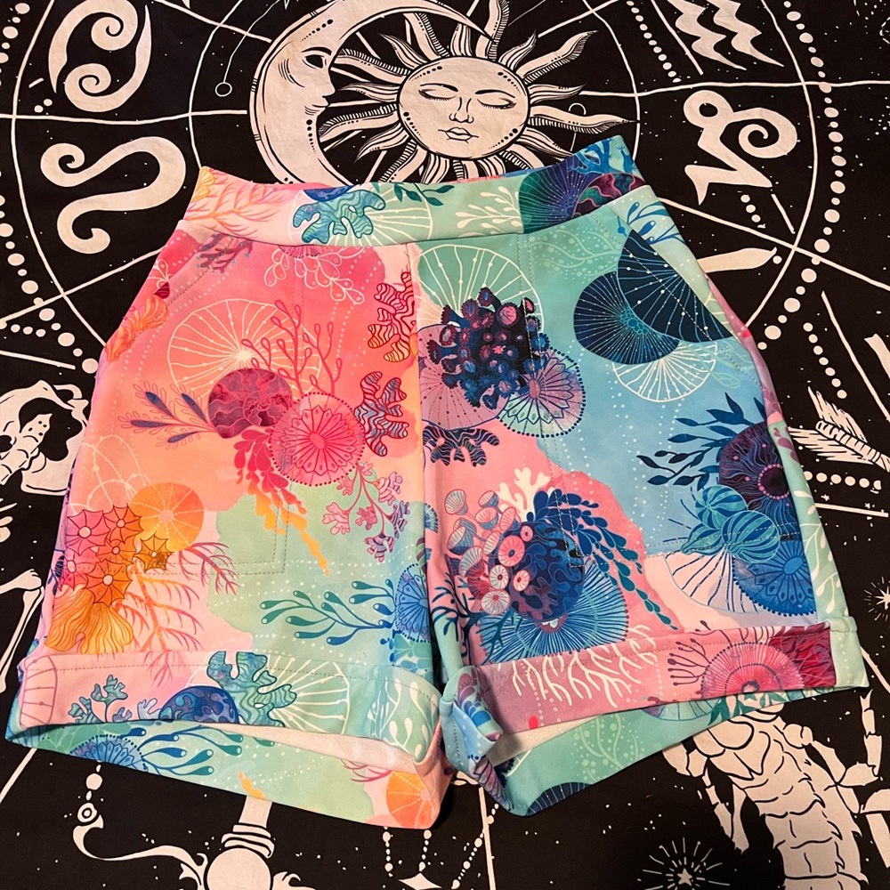Blackmilk Floral Coral Cuffed Shorts XS